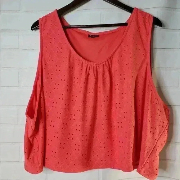 NWT Torrid Eyelet Crop Top and Skirt Two Piece Set - Picture 2 of 7